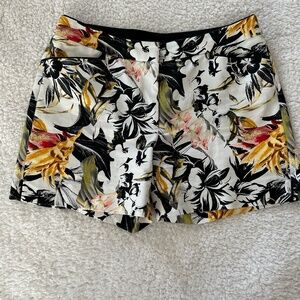 WHBM 5" Tropical Print Short - Size 4